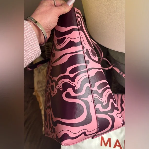 Authentic MANSUR GAVRIEL Leather Patterned Tote with large zip top wristlet - Picture 12 of 16